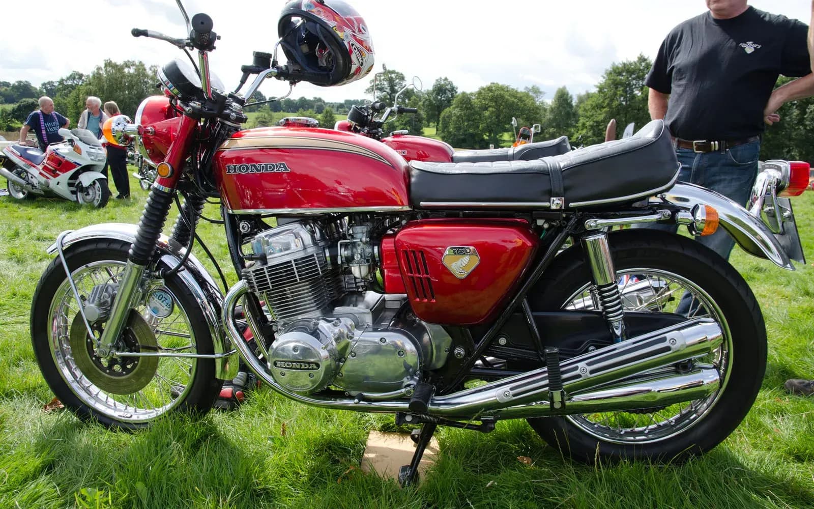 Four Pipes and a Disc Brake: How the Honda CB750 Invented the Superbike