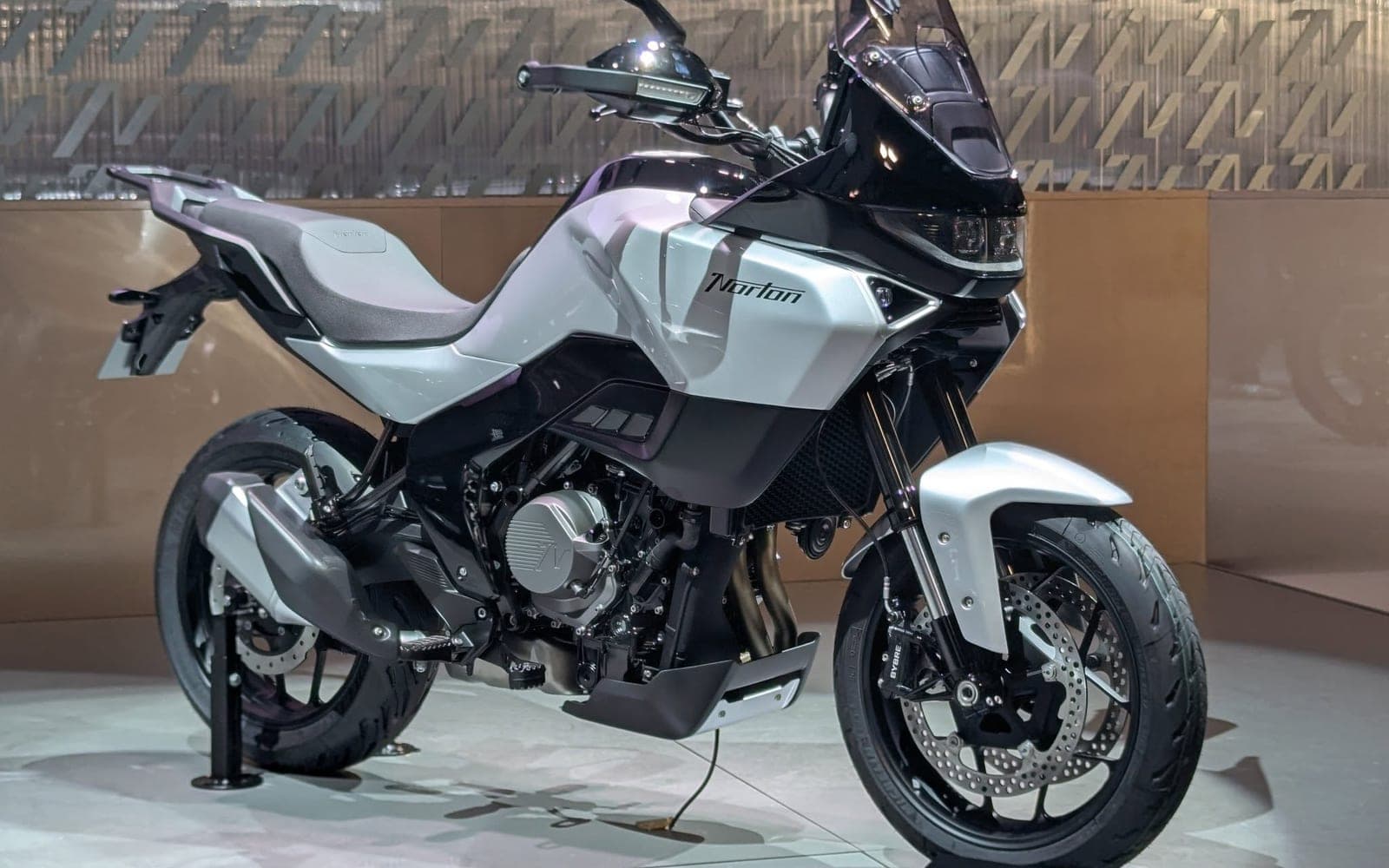 Norton Atlas: The Reborn British Brand Enters the Middleweight Adventure Fight