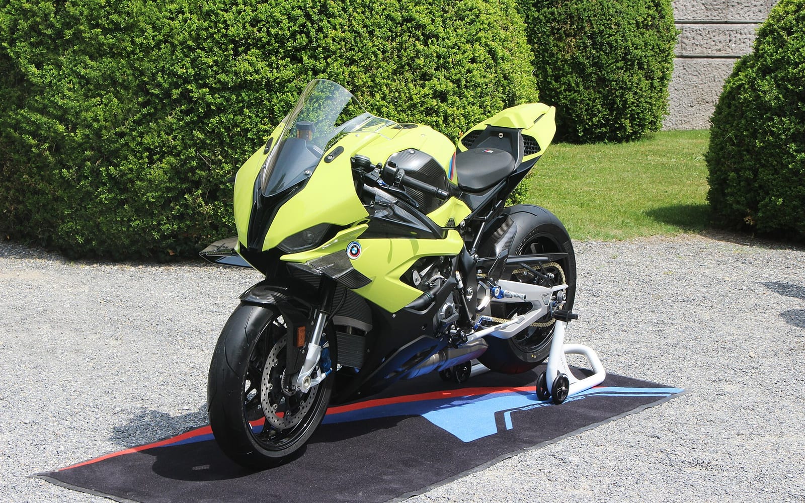 BMW Marks the Isle of Man TT With a 115-Unit M 1000 RR Limited Edition