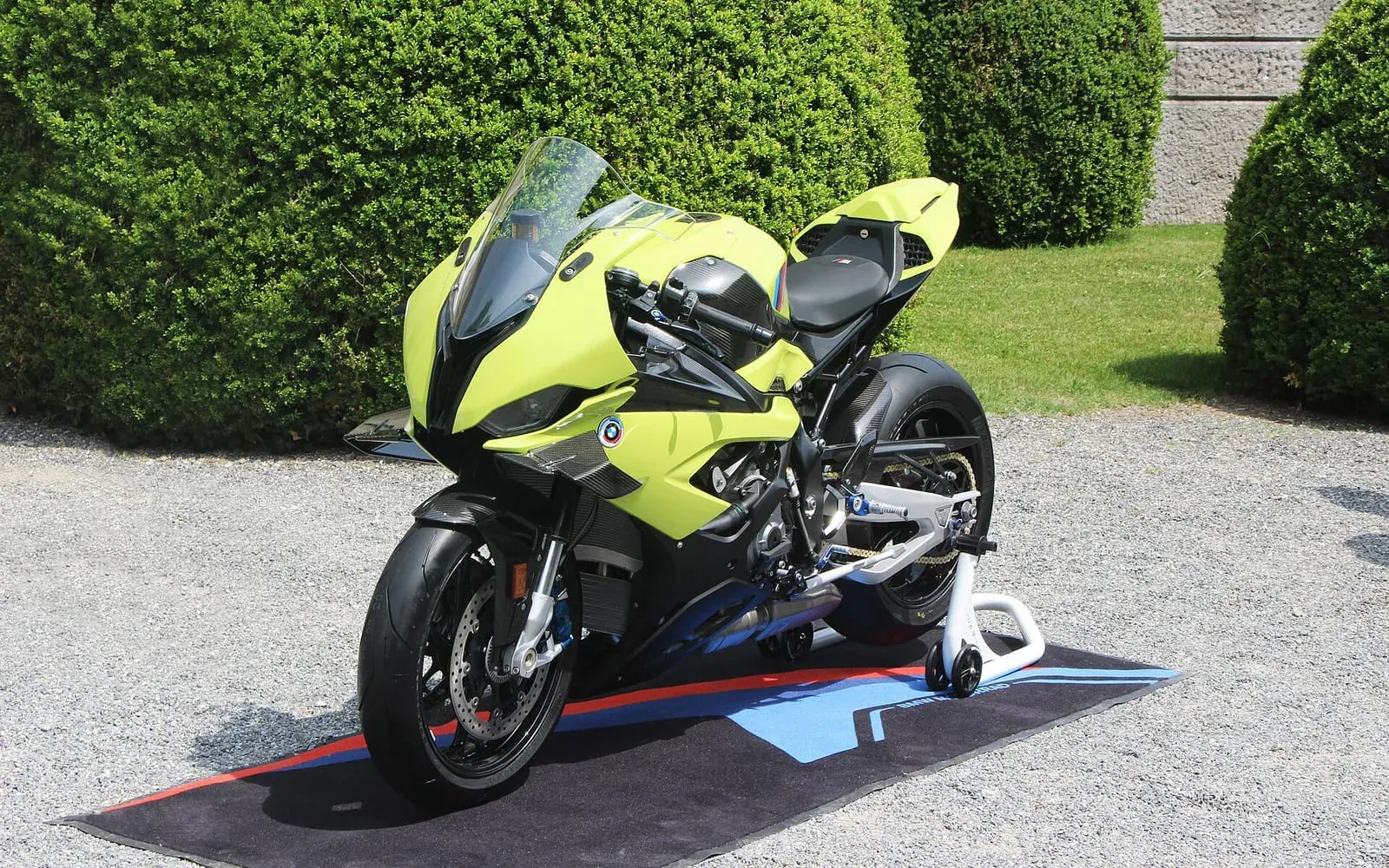 BMW Marks the Isle of Man TT With a 115-Unit M 1000 RR Limited Edition