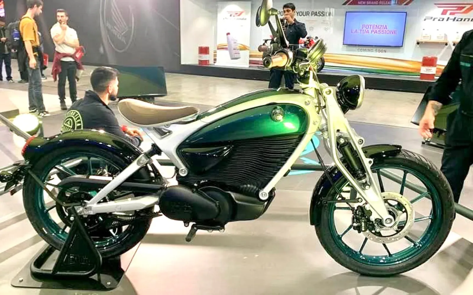 Royal Enfield Goes Electric: The Flying Flea C6 Has Landed